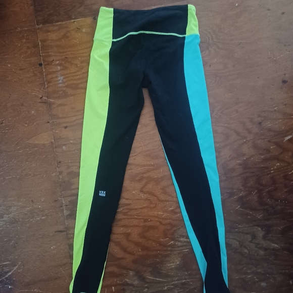 Victoria Secret neon yellow/green workout outfit in size xs - Picture 8 of 8